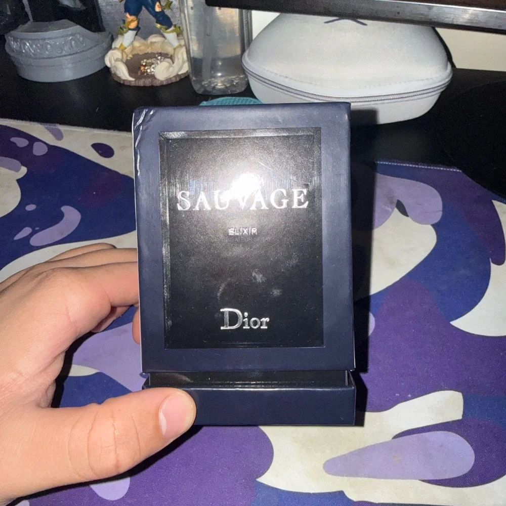 Dior Black Camera Lens Cap with Gloss Finish